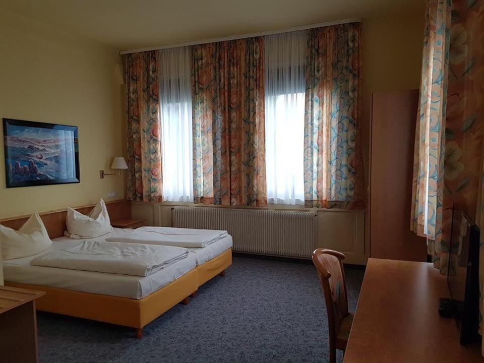 Traube Hotel Oeffingen Fellbach Exteriör bild